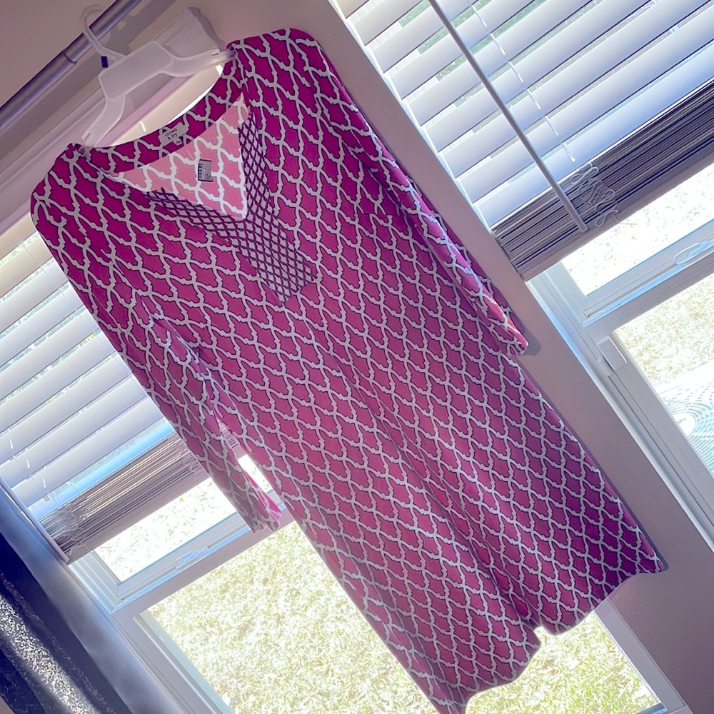 I am selling we a crown and ivy dress. Nice comfortable dress